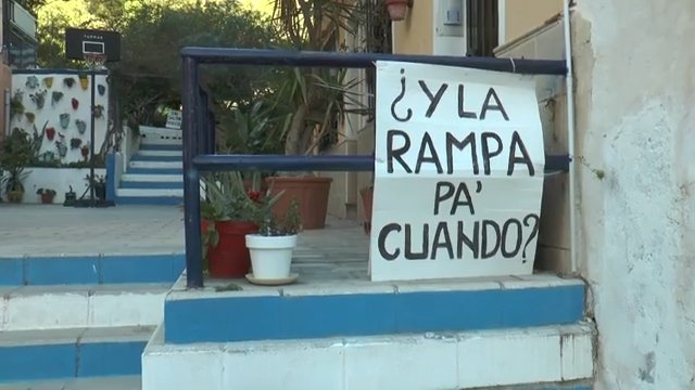 La asociación vecinal del Raval Roig reclama medidas ante el avance de los pisos turísticos y la pérdida de residentes permanentes.