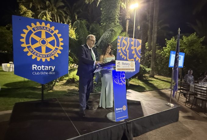El Rotary Club Elche Illice premia un proyecto que usa Inteligencia Artificial para enseñar reanimación cardiopulmonar a la ciudadanía