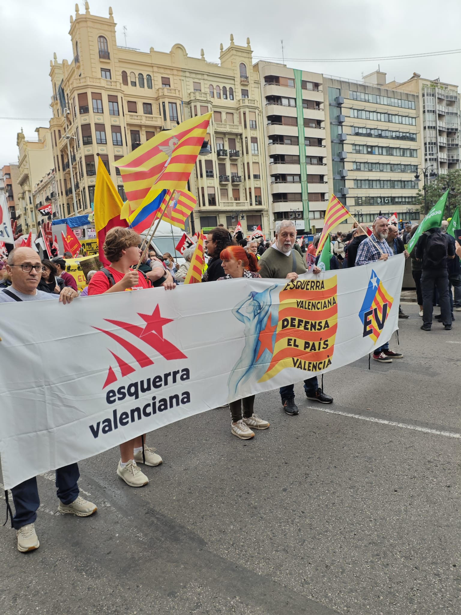 Esquerra Valenciana vuelve a la calle para ser la única fuerza política