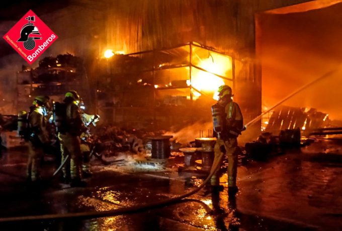 Incendio en La Escandella de Agost sin heridos