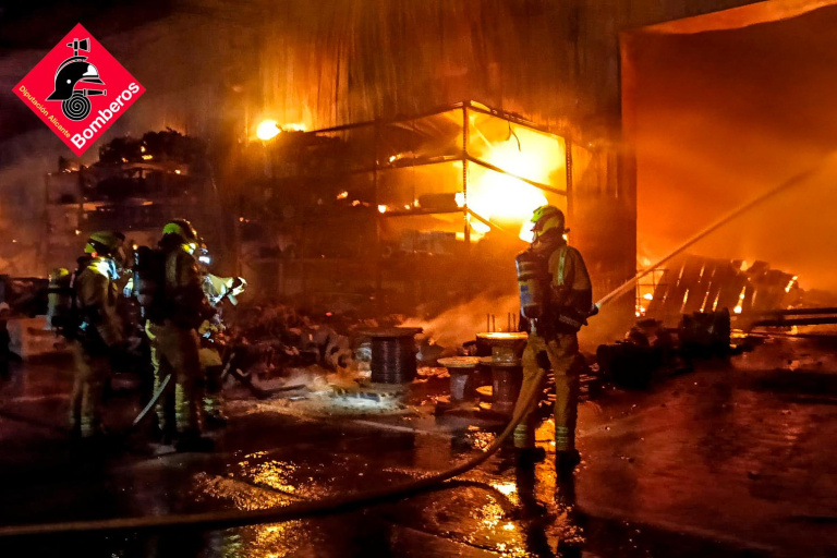 Incendio en La Escandella de Agost sin heridos