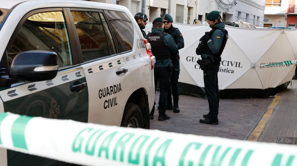 Hallados muertos un guardia civil, su esposa y su hijo en el cuartel de Dolores (Alicante)