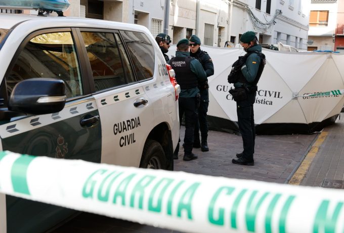 Hallados muertos un guardia civil, su esposa y su hijo en el cuartel de Dolores (Alicante)