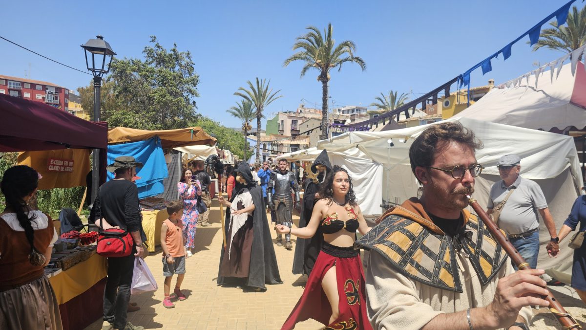 Villajoyosa regresa a la época del medievo con la celebración del Mercat Medieval