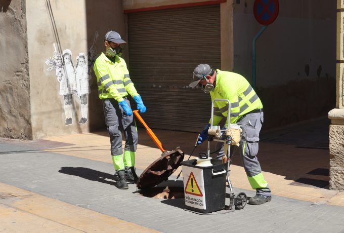 Novelda mantiene activa la campaña anual de control de plagas en alcantarillado y edificios públicos