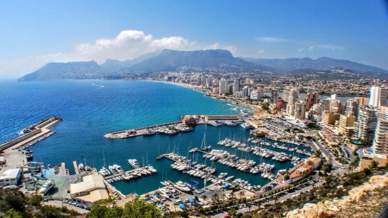 Cuánto cuesta vivir en Alicante para una familia en 2026