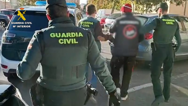 Detenido en Alicante un ciberdepredador sexual con más de 200 dispositivos de almacenamiento de imágenes pedófilas
