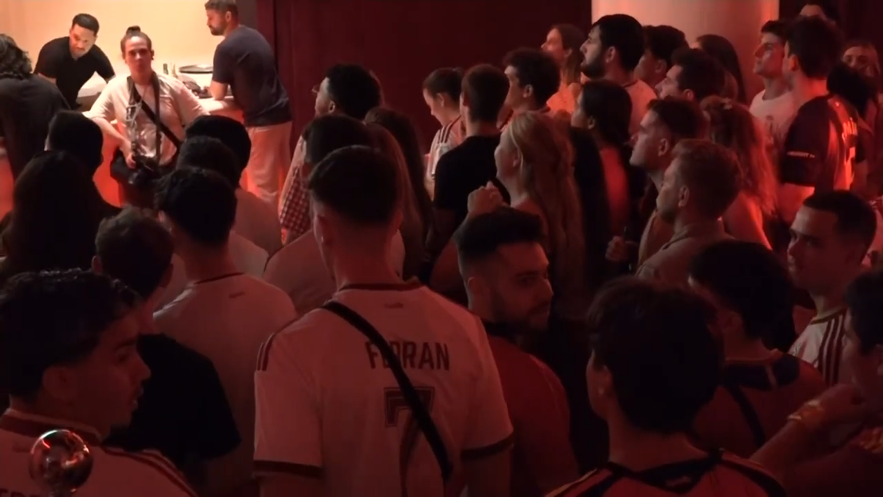 El Mundial llena bares y terrazas en Alicante