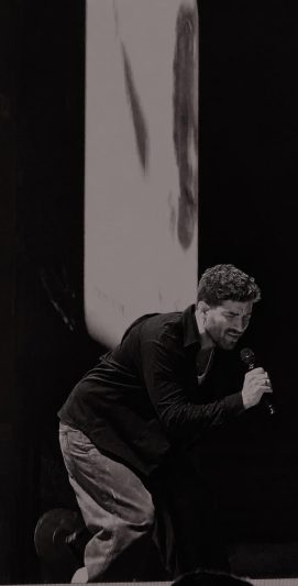 Pablo Alborán convierte Alicante en un coro de emociones en El Muelle Live