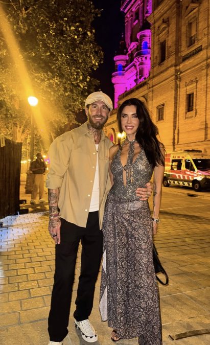 Pilar Rubio y Sergio Ramos derrochan complicidad en el concierto de Lenny Kravitz con un total look firmado por Selmark