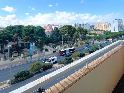 Vecinos denuncian reiterados cortes de luz en la zona del Pasaje Eduardo Torroja de Alicante y piden explicaciones