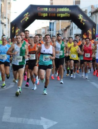 El Atlético Novelda Carmencita alcanza los 129 trofeos y Manuel Serrano brilla en Nueva York