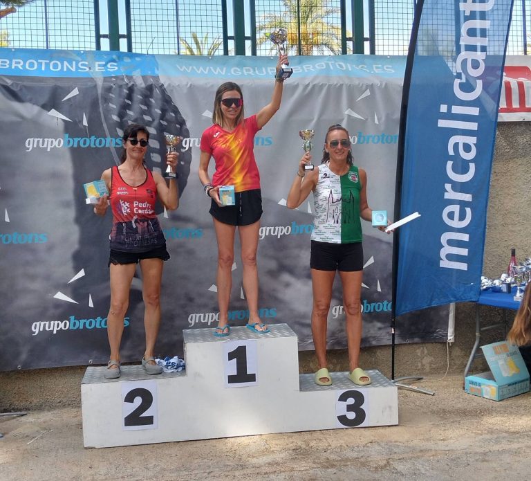 El Club Atlético Novelda Carmencita conquista tres podios absolutos y más de una docena por categorías