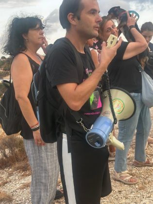 Protesta en el Moralet mientras taurinos abusan de vaquillas y adoctrinan niños