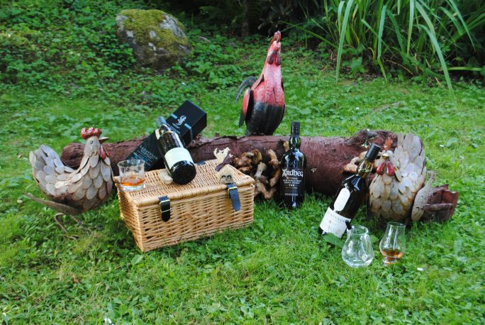 Algo más que botellas de whisky escocés