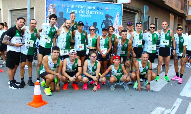 El Club Atlético Novelda Carmencita alcanza los 145 trofeos y firma otro gran fin de semana