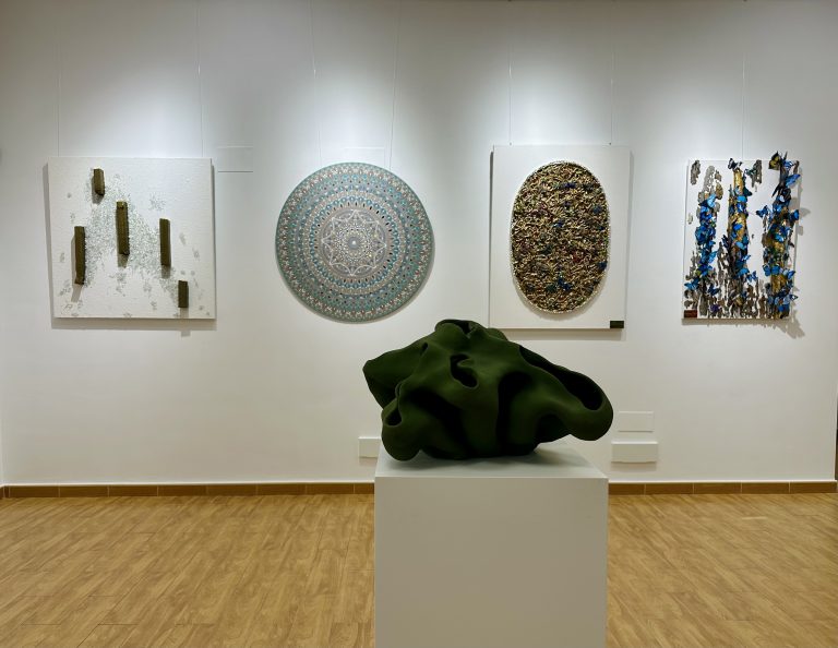 Habitar el silencio: una exposición sobre la pausa, la percepción y otras formas de mirar