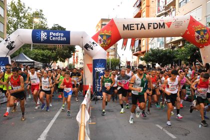 Iván Pérez hace historia y conquista el Cross Nocturno Ciudad de Villena