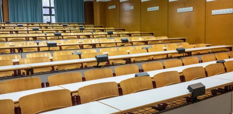 El acceso a las becas: un factor clave para mitigar el impacto económico del inicio del curso escolar