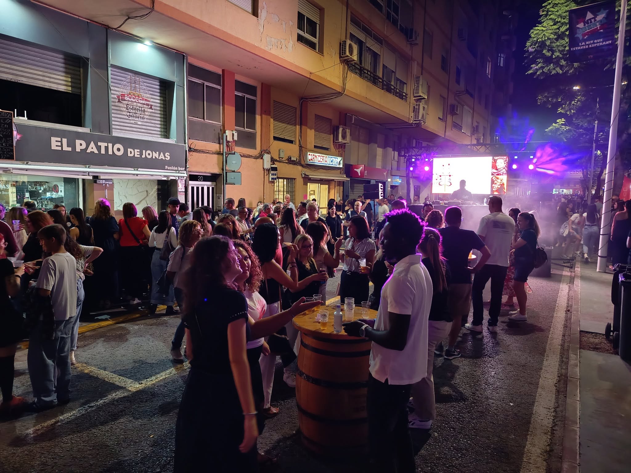 La Nit Oberta reunirá a cerca de un centenar de establecimientos en una noche de comercio, gastronomía y ocio
