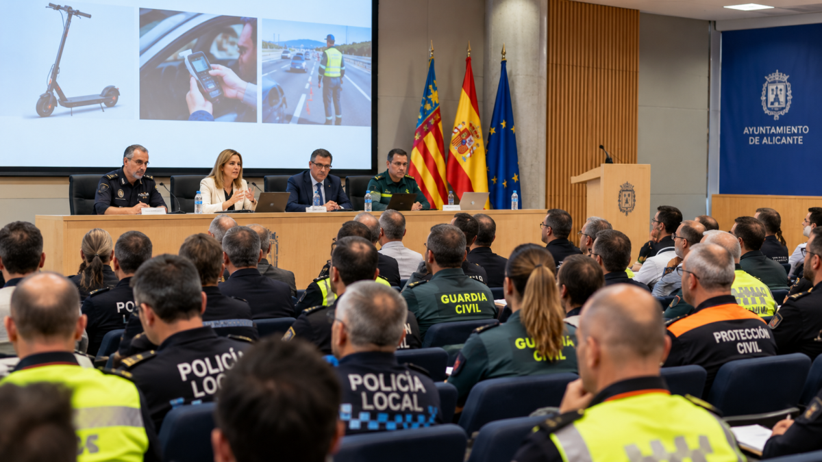 Alicante reúne a 100 agentes en un congreso de seguridad vial