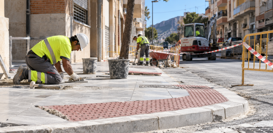 Aspe reforma 82 esquinas de La Serranica: calles y obras