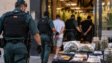 Cierran un club cannábico de Dénia: seis detenidos