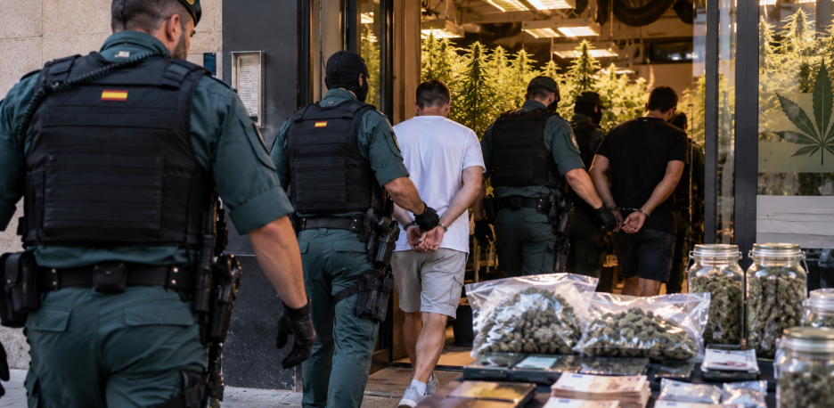 Cierran un club cannábico de Dénia: seis detenidos