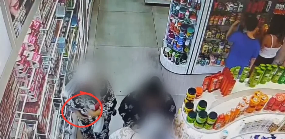 Cuatro mujeres detenidas en Alicante por hurtar perfumes de 480 euros utilizando disfraces para ocultar su identidad