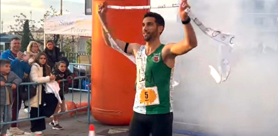 El Atlético Novelda Carmencita conquista dos títulos provinciales de cross e Iván Pérez brilla en Valencia con una marca de nivel nacional