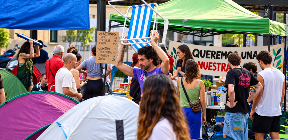 La acampada por la vivienda continúa en Alicante con unas 40 tiendas en la Montañeta