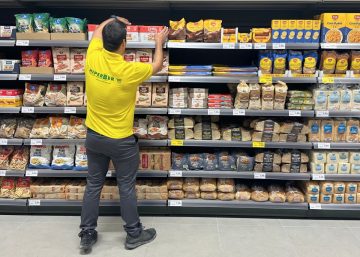 Las bajas laborales cuestan 1.180 millones a los supermercados: un 13% más en un año