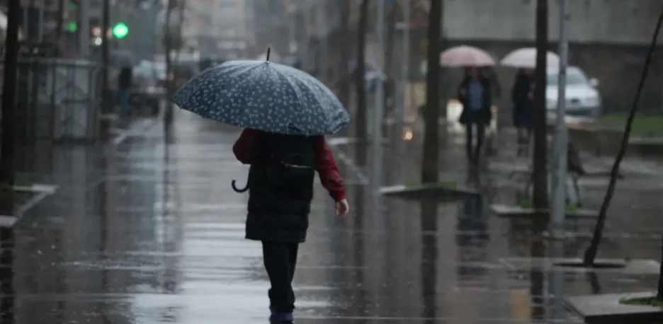 Localizan sola y en pañales bajo la lluvia a una niña con autismo perdida en San Miguel de Salinas