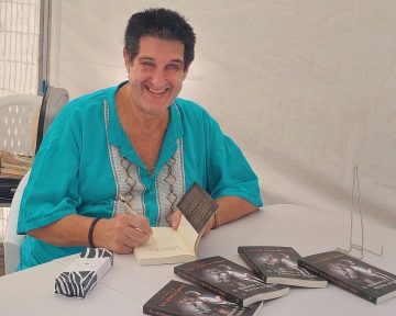 Luis Alberto Serrano presenta “El Hermano de la Princesa de Ukok”.