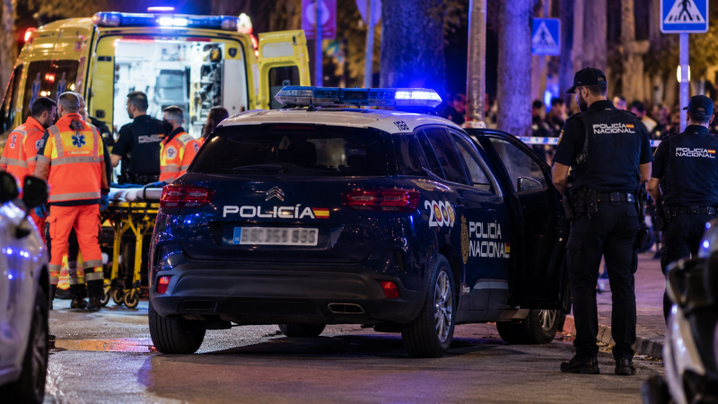 Muere un policía nacional atropellado por su coche patrulla en Alicante