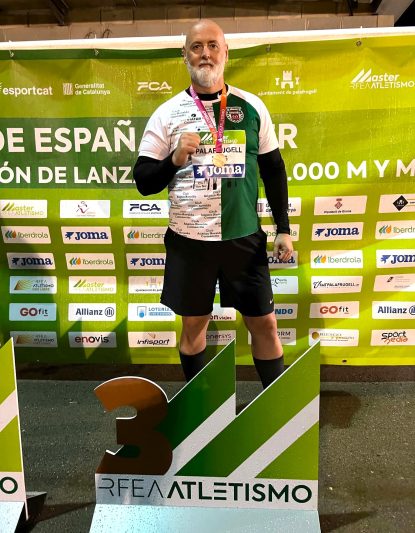 Pedro Esteban hace historia en Novelda con tres medallas nacionales en una misma temporada