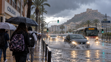 Tormenta en Alicante: casi 30 litros en una hora y 22.890 alumnos sin clase