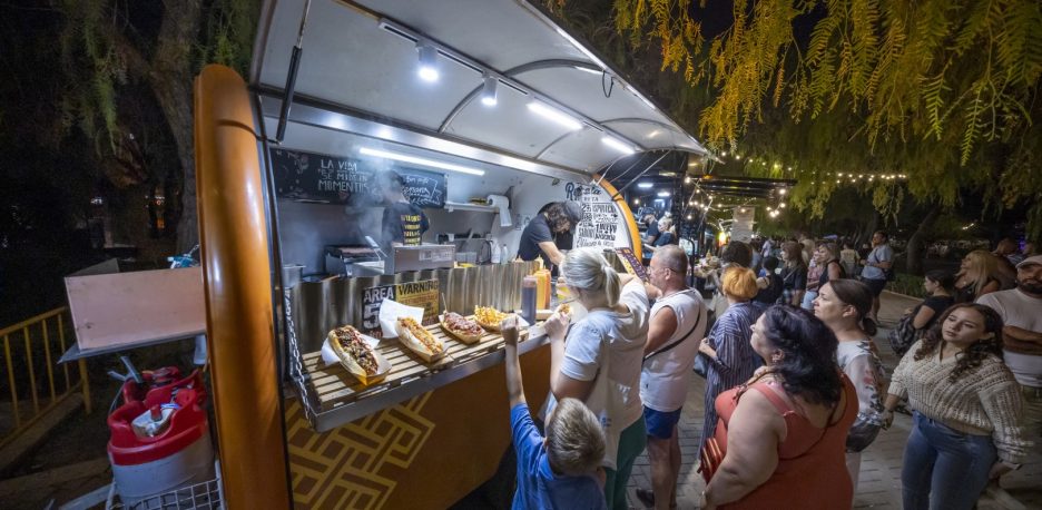 Torrevieja acoge esta semana el último Street Food Market del año con música, gastronomía y un gran Mercado de Diseño
